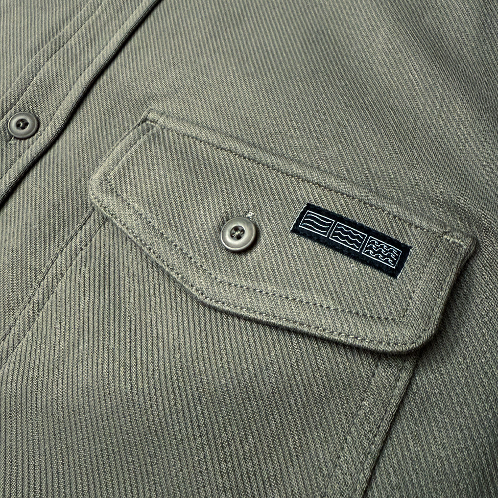 WWW BANKS SHACKET L/S // OLIVE