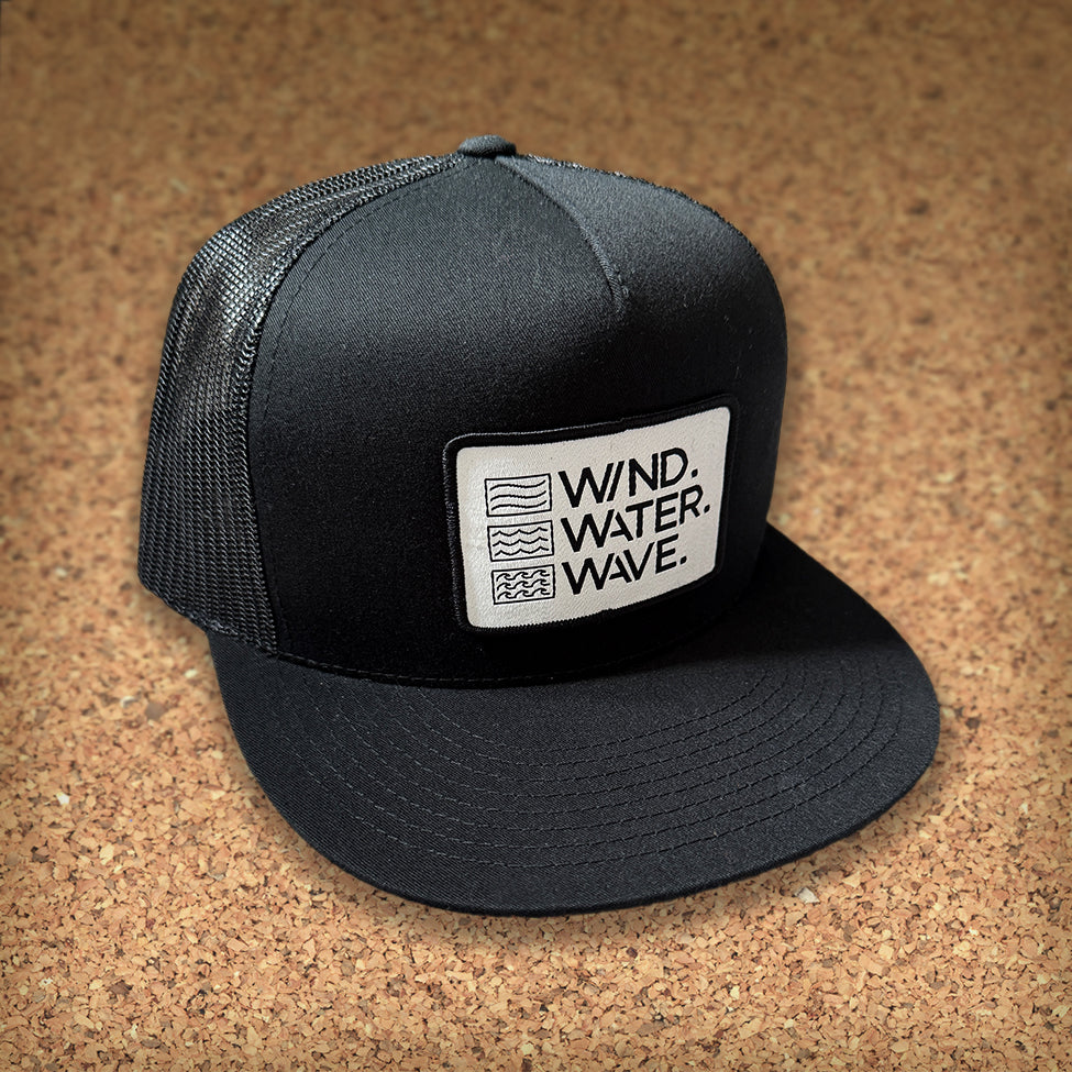 5-PANEL TRUCKER W/PATCH // BLACK