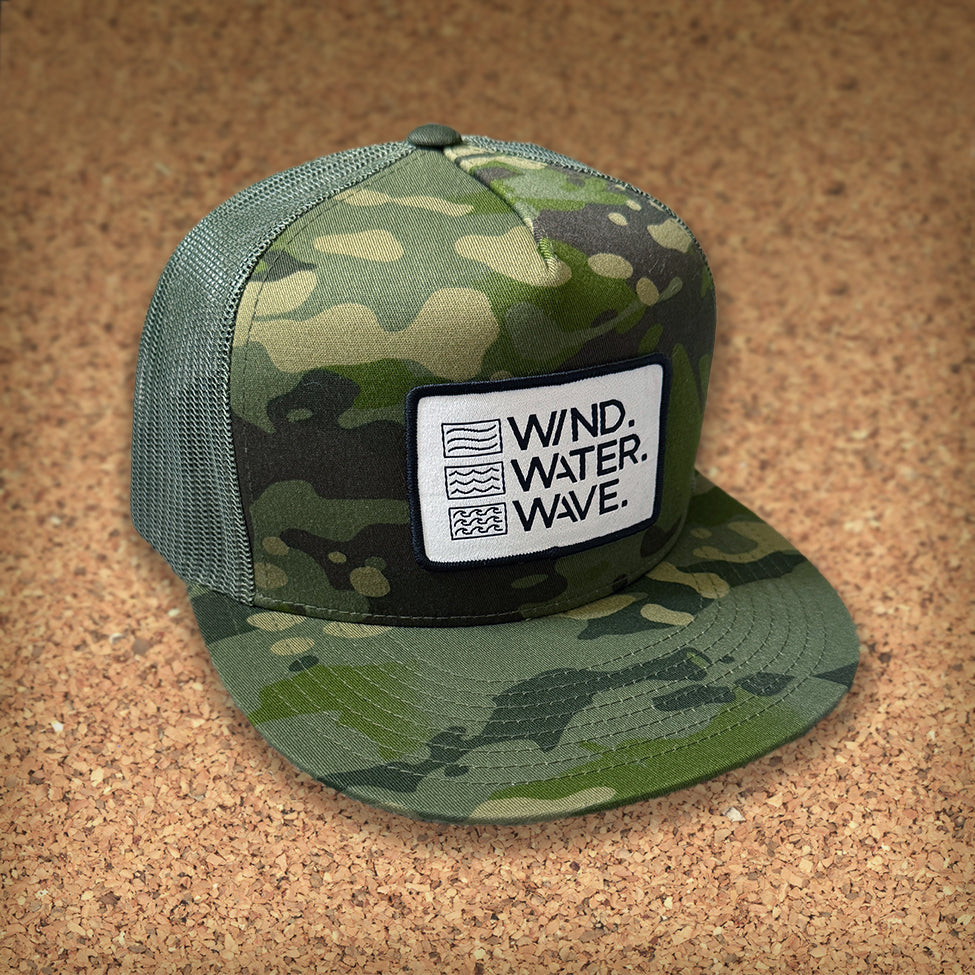 5-PANEL TRUCKER W/PATCH // CAMO