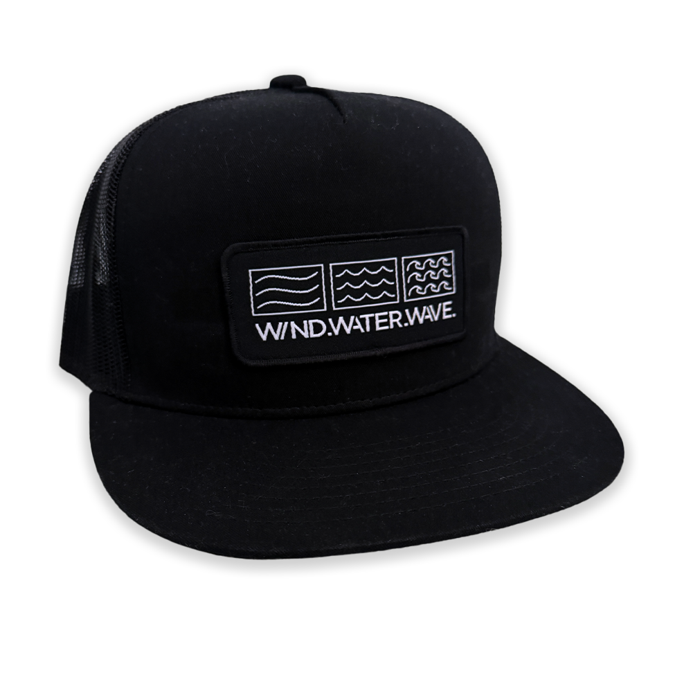 LOGO PATCH TRUCKER // BLACK
