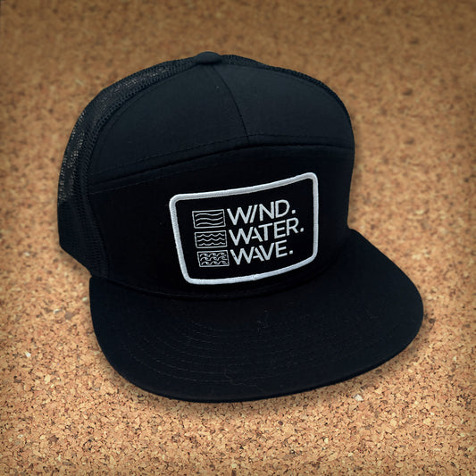 7-PANEL TRUCKER W/PATCH // BLACK
